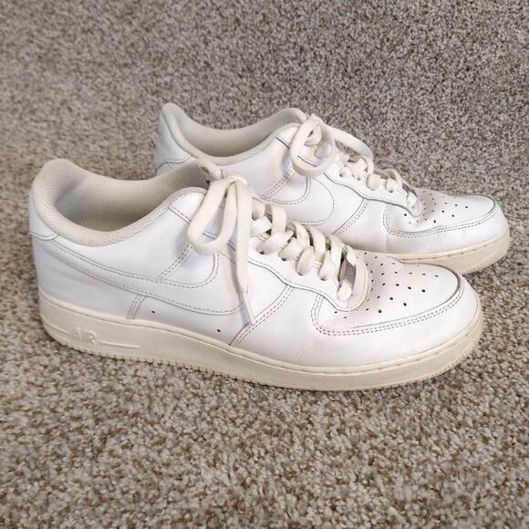 Nike Air Force 1 Low Mens Size 10 White Sneakers - Picture 1 of 16